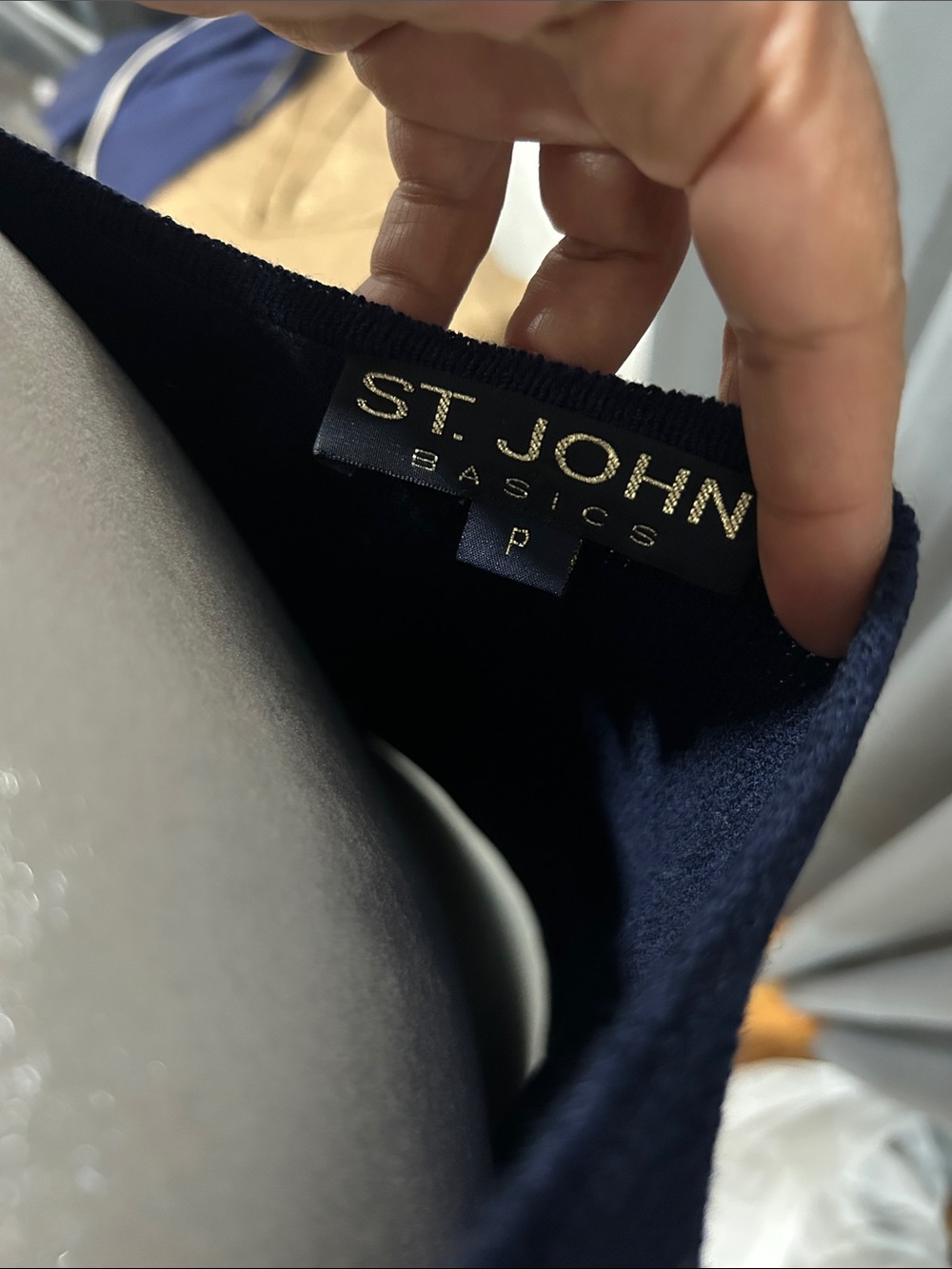 Vintage St. John Basic Navy Cropped Knit Sleeveless Top - Picture 2 of 6